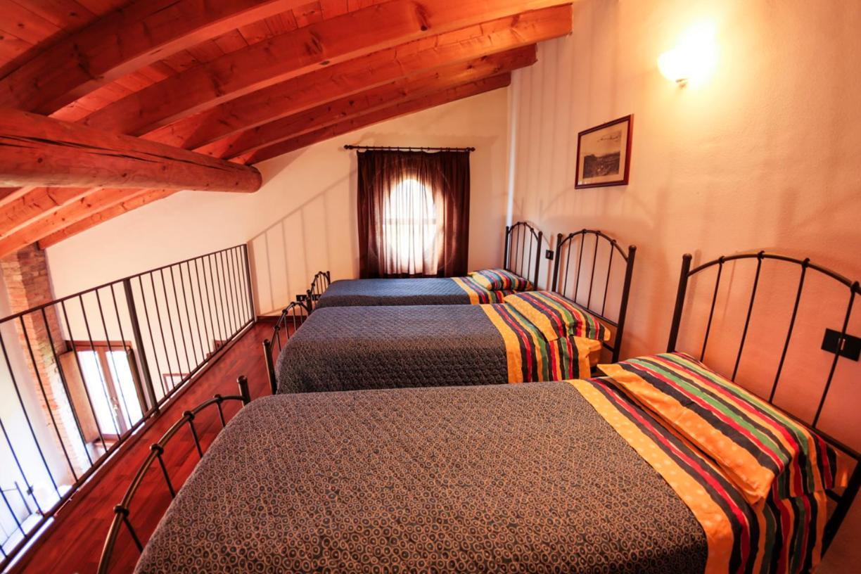 Agriturismo Case In Collina Volta Mantovana Exteriör bild